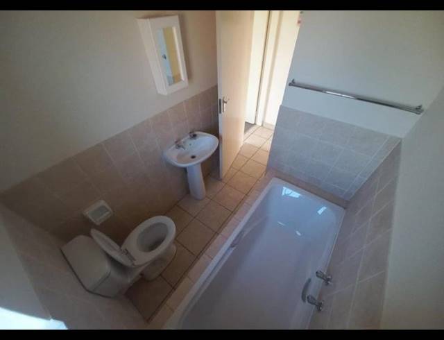 2 BEDROOM APARTMENT FOR SALE IN STRUBENSVALLEI